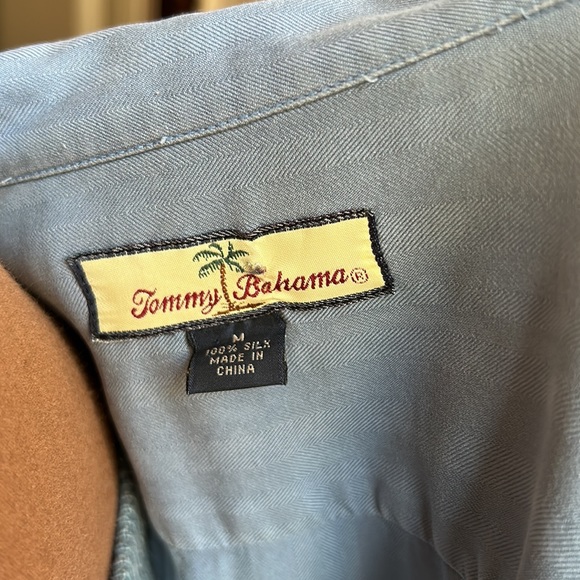 Tommy Bahama 100% Silk Sz M Beach Shirt Martini - Picture 4 of 4